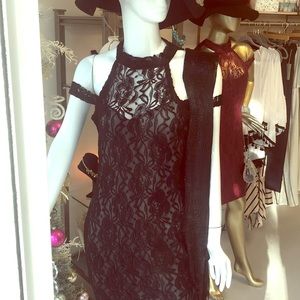 Gorgeous, cocktail lace dress.